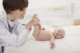 新生儿护理抓住这4点，新手爸妈也能成为育儿达人图片