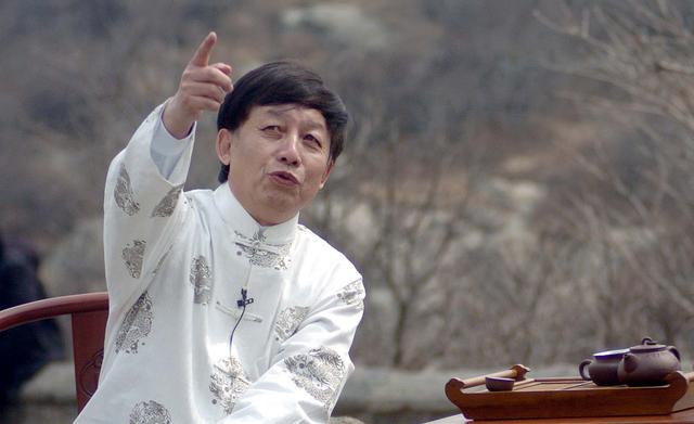 《易中天中华史》水准如何？学术大咖转型娱乐明星后的浮躁之作？