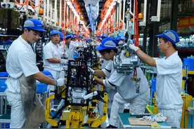 轻骑铃木踏板车占优势，豪爵2款150排量太子摩托车对比分析图片