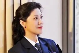 国防大学3位“美女教授”：才貌双全，大校军衔，享正师级待遇图片