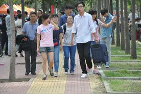 40岁独居男子的真实生活：不婚，远没有看上去那么洒脱图片