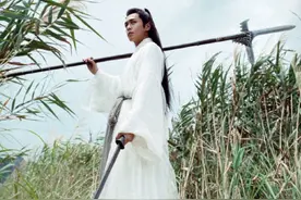 张若昀，抱妹骑马杀一直都可以的，贡献了多少神图图片