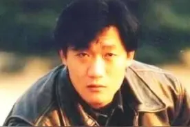 90年代歌星谢东，唱《笑脸》走红，两次涉毒后，如今怎么样了图片