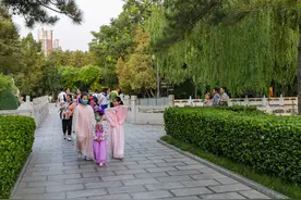 邯郸丛台公园，赵国武灵王所建丛台距今2000多年历史图片