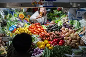 逛逛广东三线城市菜市场，看到这些蔬果的价格，你们觉得便宜吗？图片