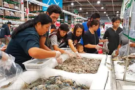 同样是虾，基围虾和白对虾有啥区别？老渔民：不一样，别再被骗了图片