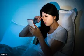 对不起，我想主动上了你，我不想在你的怀抱里安逸地逆来顺受。图片