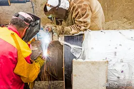 电焊工：一碗吃不起的“青春饭”，工资虽高，但代价太大图片