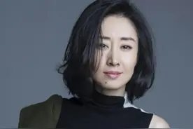 她被称“小巩俐”，嫁入豪门却惨遭抛弃，今44岁凭实力翻红图片