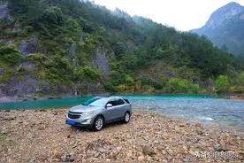 搭亲戚的顺风车回老家，中途吃了顿饭后：还了人情，我却吃亏了图片