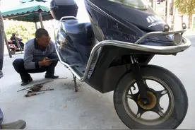 电动车必须防水的几个地方，下雨天记得保护好了图片