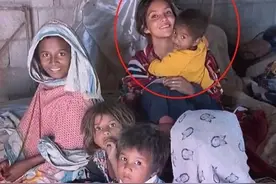 巴铁的“村花”火了，住的地方破烂不堪，但男网友看了都想娶图片