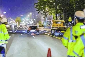 首次开车被查无证驾驶，难道驾校发了假驾照？交警：跟驾校没关系图片