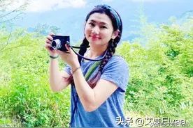 39岁Selina单身大变样，大圆脸穿T恤胖到快没脖子，扎双马尾像19图片