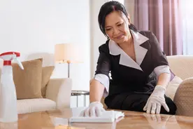 小区保洁工作不体面，挣的却不比上班的少，做对了买房买车都可能图片