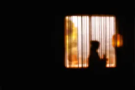 故事：女儿身体变差，总对着空气说话，老宅中的水井令母亲起疑心图片