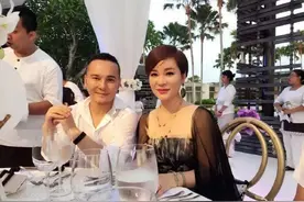 毛戈平把50岁老婆化成18岁的少年，太厉害了！专门为国人调制粉膏图片
