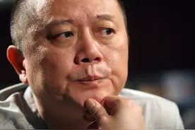 王朔评白岩松“肉喇叭”啥意思？社会共识VS过人见解，真相在哪图片