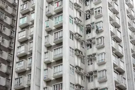 房顶突然漏水，男子上楼查看时发现租户已身亡：系39岁独居网约车司机图片