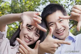给男人的情感建议：你把女生当公主，她有安全感，恋爱婚姻会幸福图片