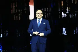 杭州小伙为年终奖纠结离职：为钱混日子，守不住你的尊严底线图片