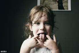 咬舌自尽到底是不是真的？被骗了这么久，该醒醒了图片