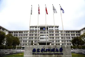 知名度高的4所中外合作大学，虽学费很高，但学生有机会出国留学图片
