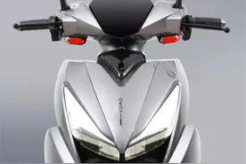 小刀电动车又发力，液晶仪表，1200W电机，最大续航95公里图片