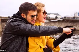 小姑子照顾瘫痪的母亲，哥嫂每月给她6000元，10年后嫂子说不容易图片