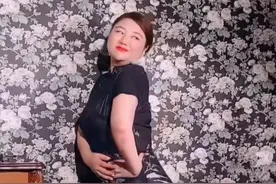 丰满女孩有啥错？杨天真直播衣领太低被禁，200斤胖子穿衣要讲究图片