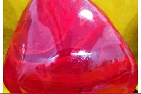 176万高价成交的88克旬阳鸡血石的背后图片