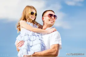 那些不愿意给父母养老的女儿，都是怎么想的？她们三位这样说图片