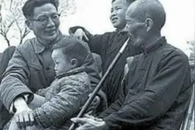 著名作家周立波病逝前，提出捐献全部资产，妻子忍痛完成遗愿图片