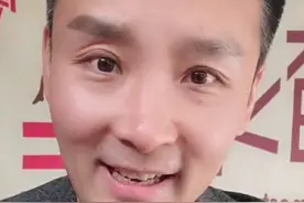 央视常客刘和刚也做生意？43岁疑改行卖话筒，网友：贵可买不起图片