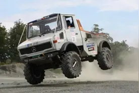 地表最强的越野车却不用来越野？能打仗能灭火，乌尼莫克很特别图片