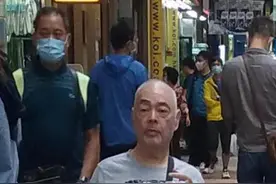 63岁和音王张伟文曝近况，双腿萎缩常坐轮椅，至今未婚住养老院图片