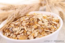 在买麦片时，遇到这三种麦片，不管多便宜不要买，好吃但高脂高热图片
