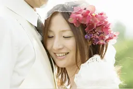 前妻离婚后闪婚，朋友一语惊醒梦中人：事出反常必有妖图片