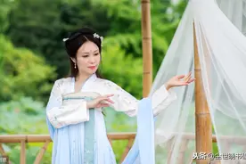 朱淑真这首《初夏》，全诗寄情于景物，淡淡几笔，却是极具感染力图片