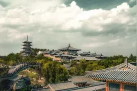 花费十多亿为一部电影而造的古代城池，票房不佳，景区却成地标图片