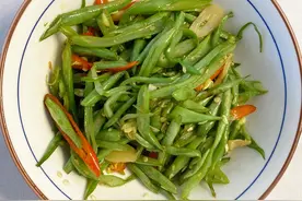 晚上要吃少，又要健康营养，不如来一道素豆角图片