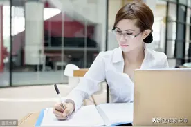 让男人专情一生、长情一世的女人，都有这四个特征图片