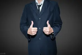 领导当众夸你，你还只用“谢谢”回应吗？教你1招，让你赢得好评图片