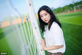 小说：男神被告白我难过，他笑着摸摸我的头，别生气我不喜欢她图片