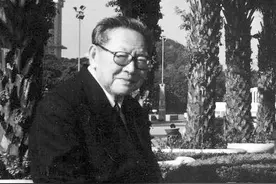 初见略显失望，却相守一生，60岁为妻子封笔，金庸评价：自愧不如图片