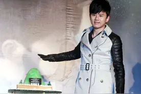 张杰给女儿讲睡前故事：有一个耐心的爸爸，孩子到底有多幸福？图片