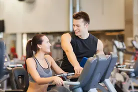 长期健身的人与不健身的人对比，二者有什么区别？图片