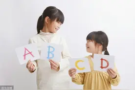 两岁的儿子竟然哼出了这首歌，这10首英文儿歌一定要给孩子听图片