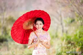 一袭青衣，染就一树芳华，两袖月光，诉说绝世风雅图片