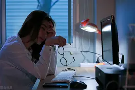 精神科医师解疑：患抑郁症的人能不能喝酒？图片